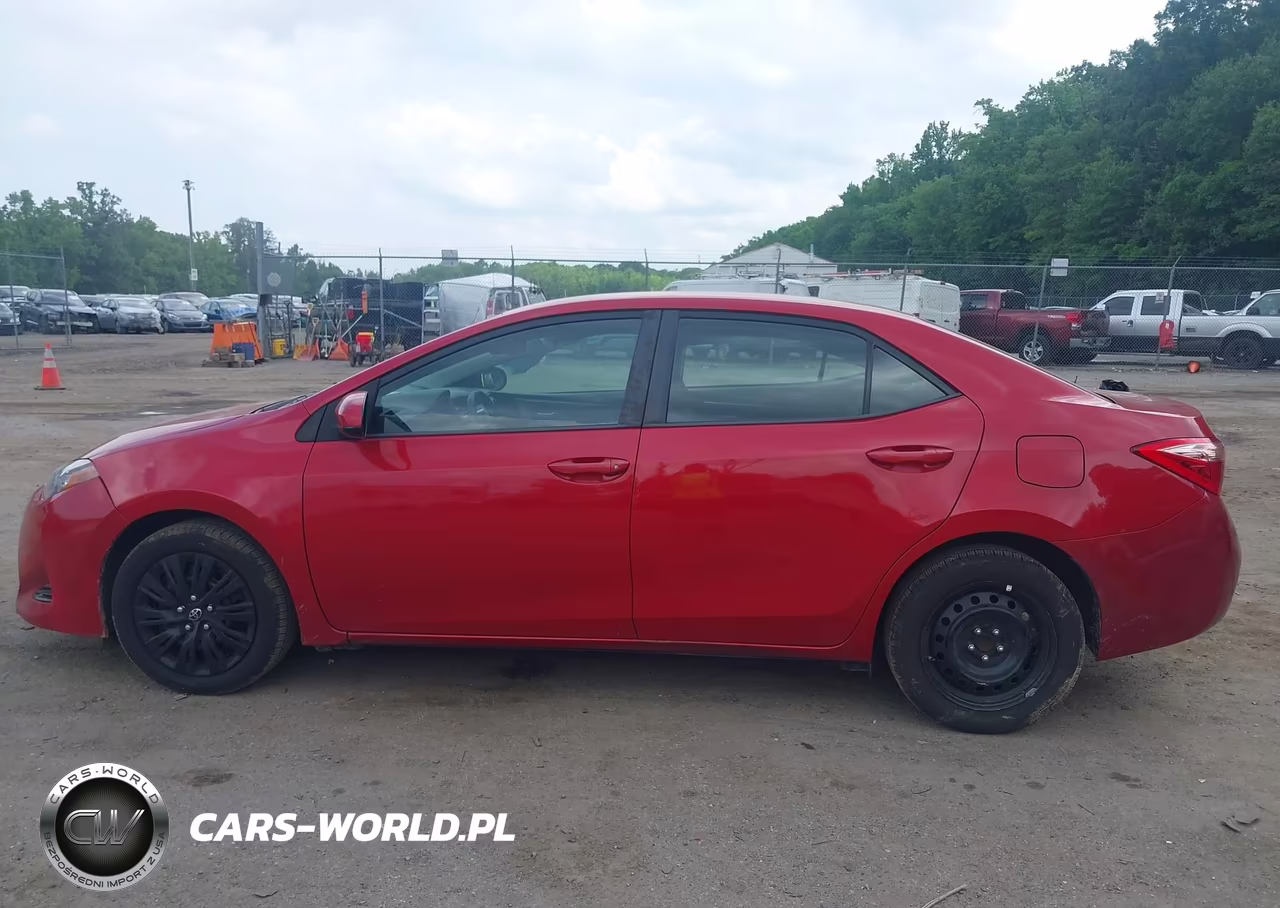 2018 Toyota Corolla Le VIN:2T1BURHE8JC034468 - 14