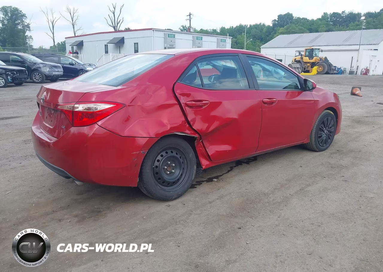 2018 Toyota Corolla Le VIN:2T1BURHE8JC034468 - 4