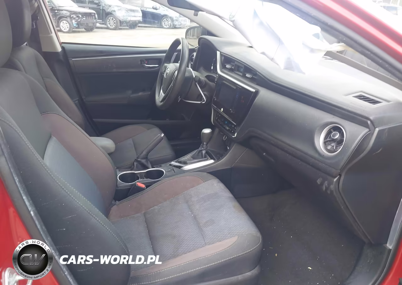 2018 Toyota Corolla Le VIN:2T1BURHE8JC034468 - 5