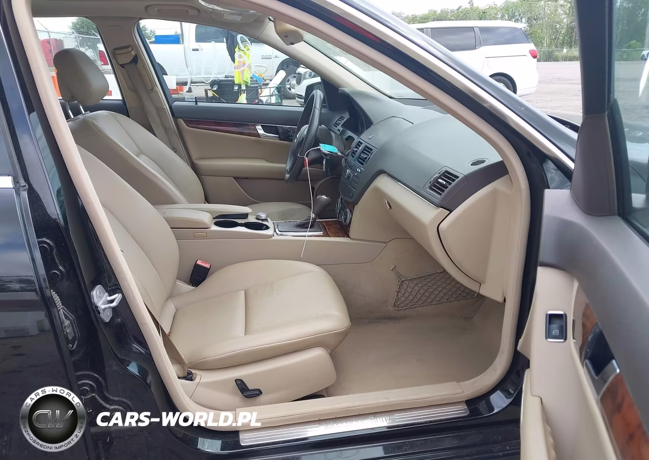 2010 Mercedes-Benz C 300 Sport VIN:WDDGF5EB4AR118785 - 5