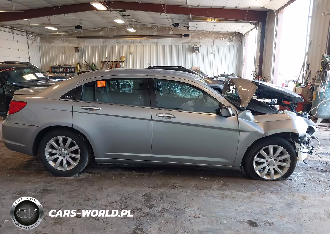 2014 Chrysler 200 Touring VIN:1C3CCBBB2EN150382 - 13