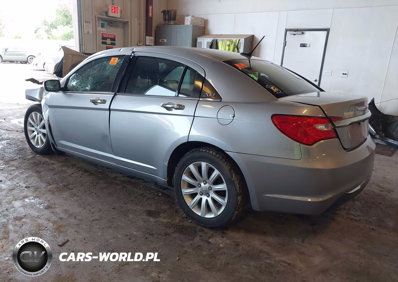 2014 Chrysler 200 Touring VIN:1C3CCBBB2EN150382 - 3
