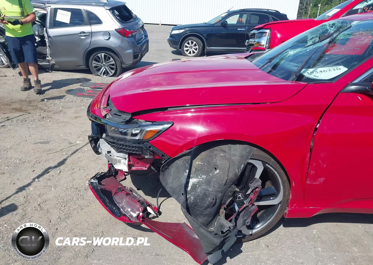 2018 Honda Accord Sport VIN:1HGCV1F31JA016629 - 17