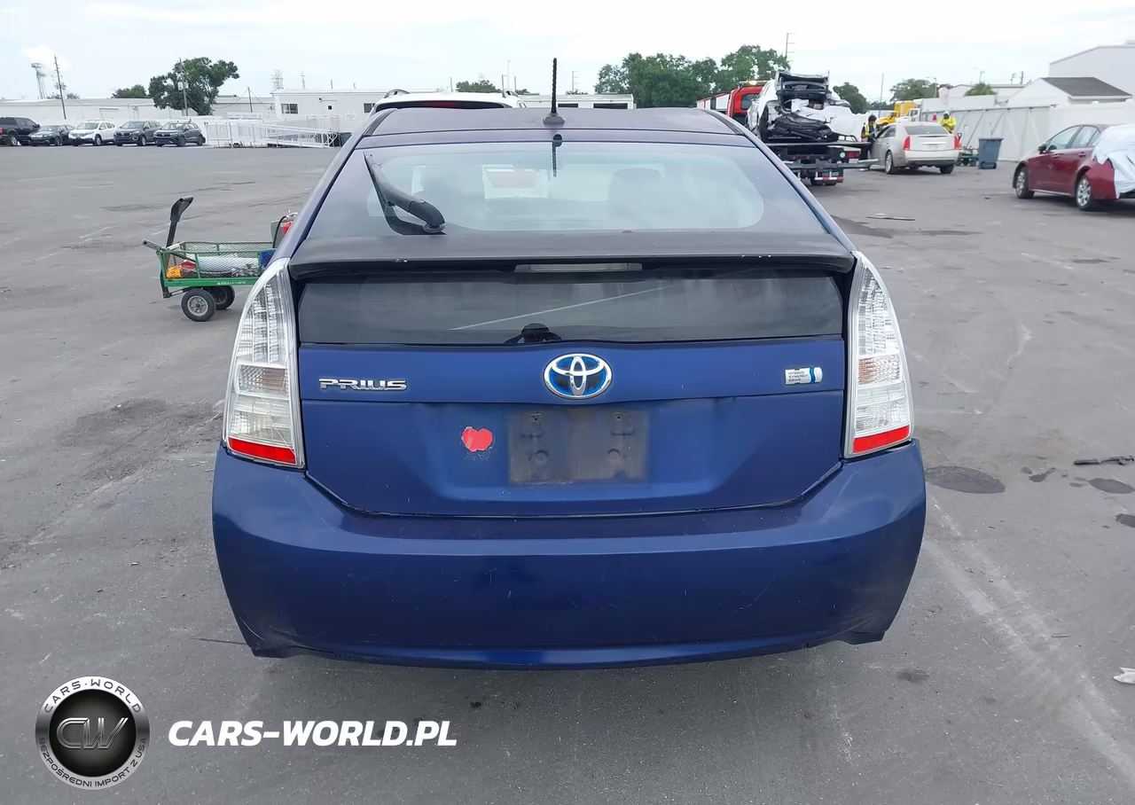 2011 Toyota Prius Two VIN:JTDKN3DU7B0303305 - 16