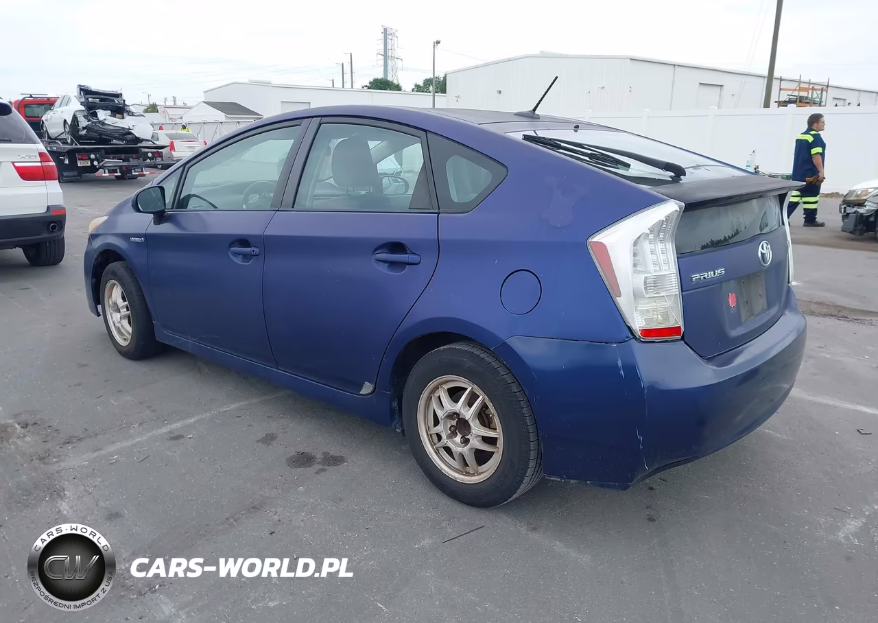 2011 Toyota Prius Two VIN:JTDKN3DU7B0303305 - 3