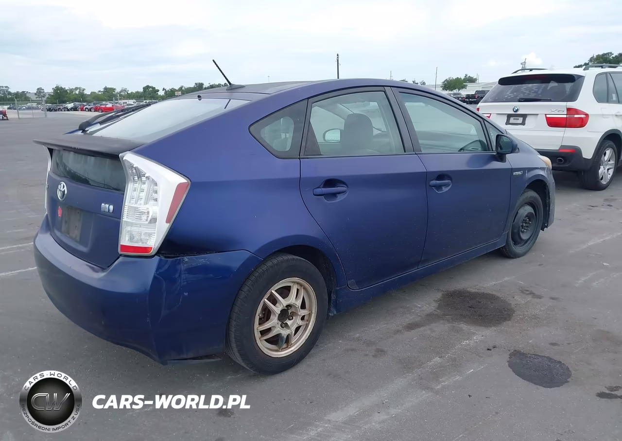 2011 Toyota Prius Two VIN:JTDKN3DU7B0303305 - 4