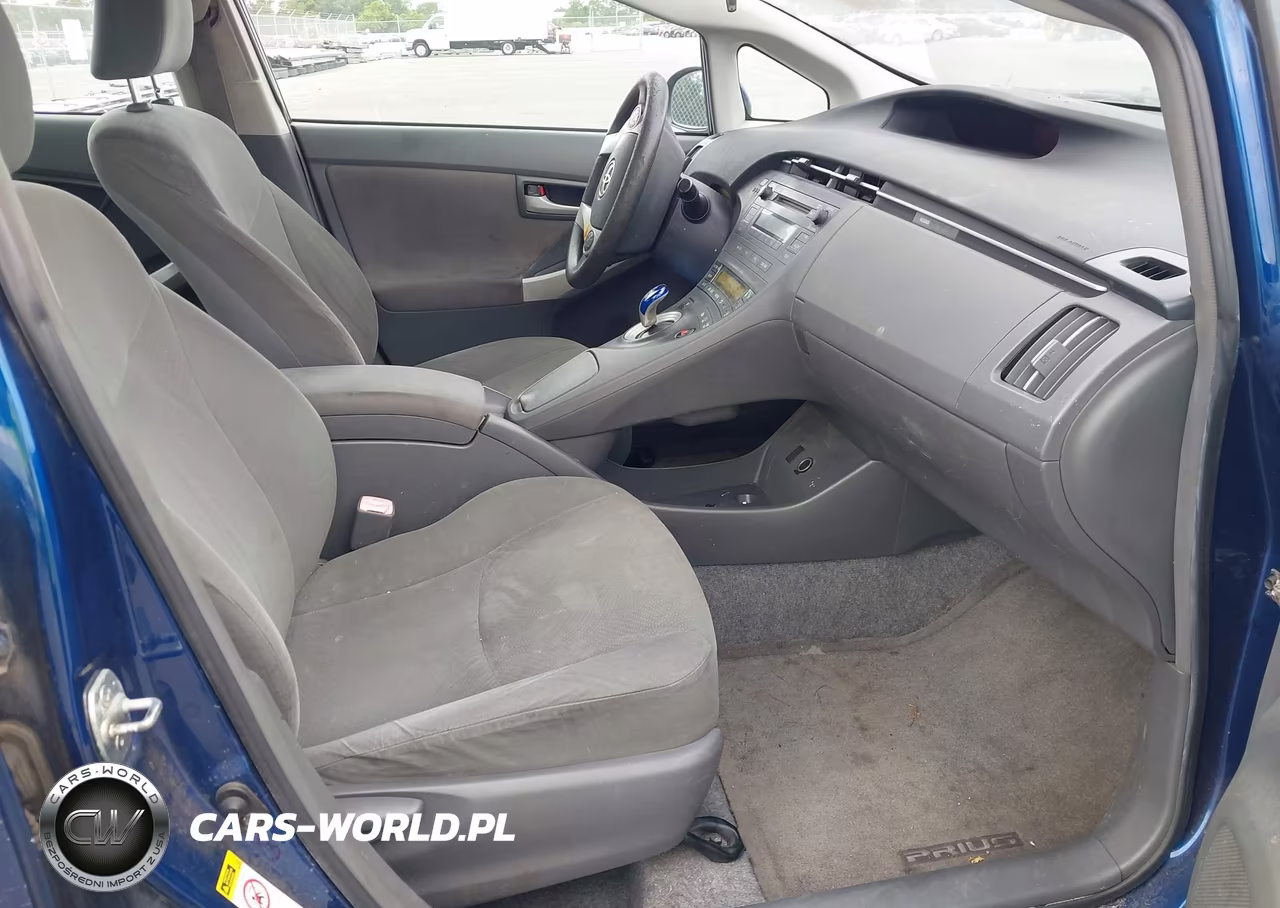 2011 Toyota Prius Two VIN:JTDKN3DU7B0303305 - 5