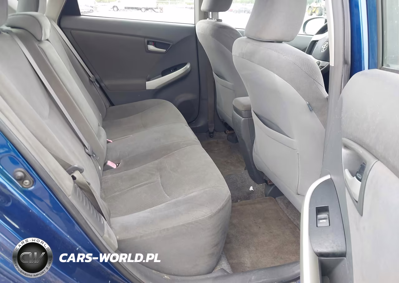2011 Toyota Prius Two VIN:JTDKN3DU7B0303305 - 8