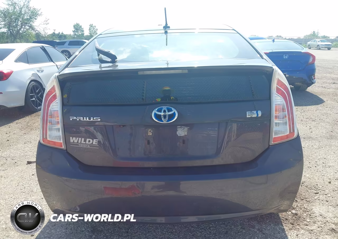 2015 Toyota Prius Three VIN:JTDKN3DU8F1890047 - 16