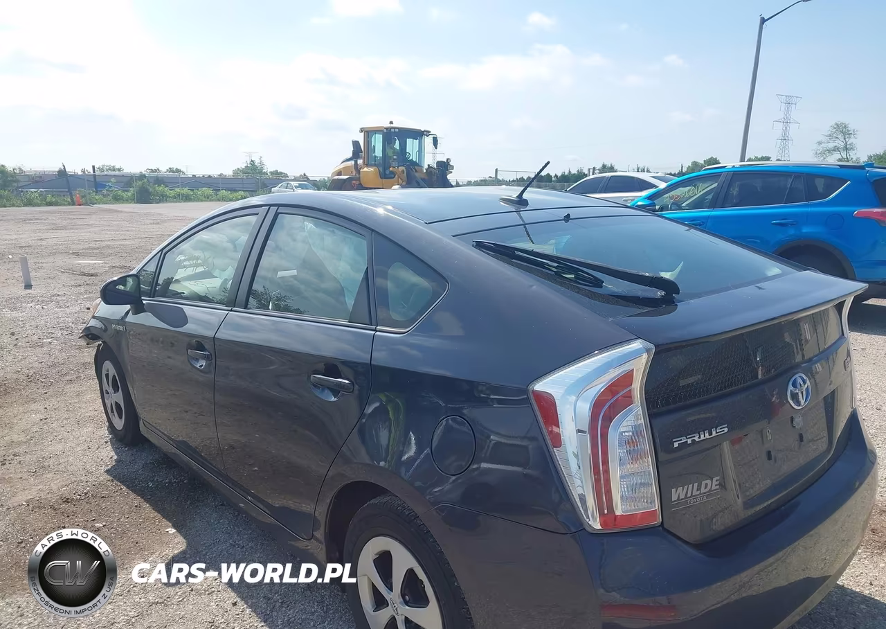 2015 Toyota Prius Three VIN:JTDKN3DU8F1890047 - 3