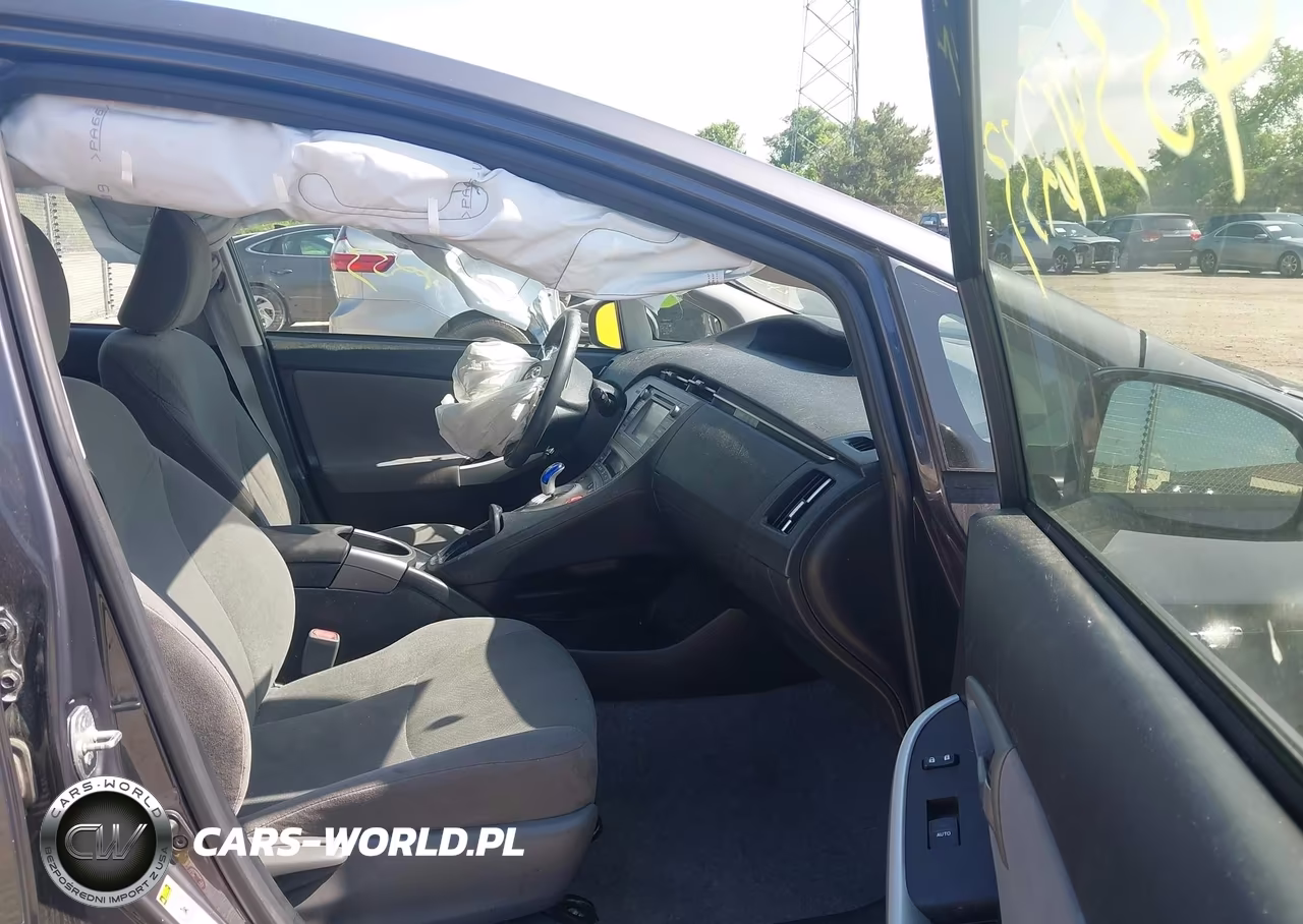 2015 Toyota Prius Three VIN:JTDKN3DU8F1890047 - 5