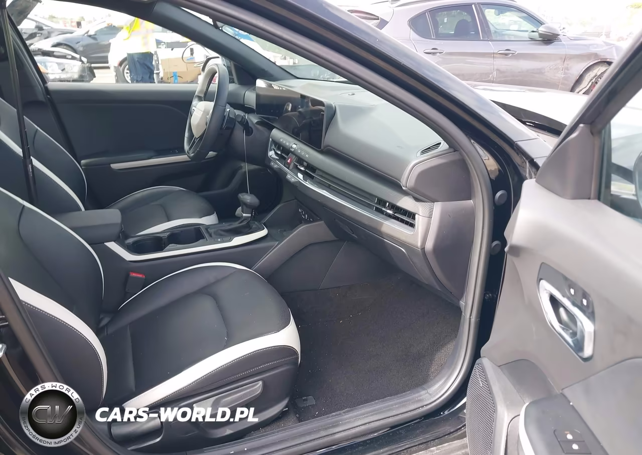 2025 Kia K4 Gt-Line VIN:3KPFW4DE6SE229718 - 5
