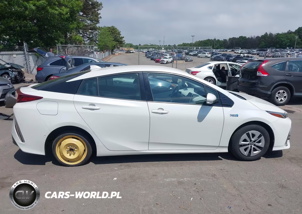 2017 Toyota Prius Prime Advanced VIN:JTDKARFP4H3008434 - 13