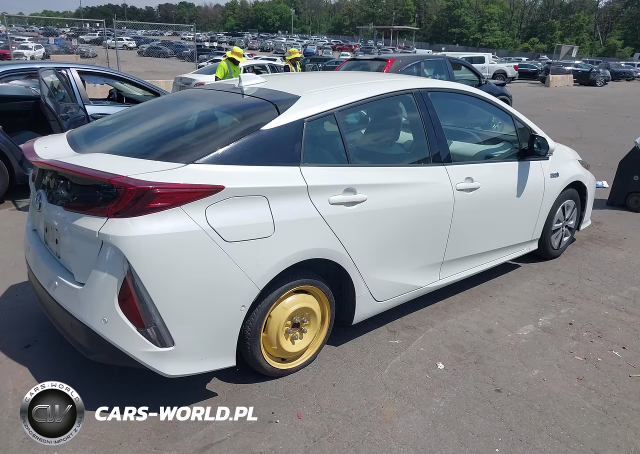 2017 Toyota Prius Prime Advanced VIN:JTDKARFP4H3008434 - 4