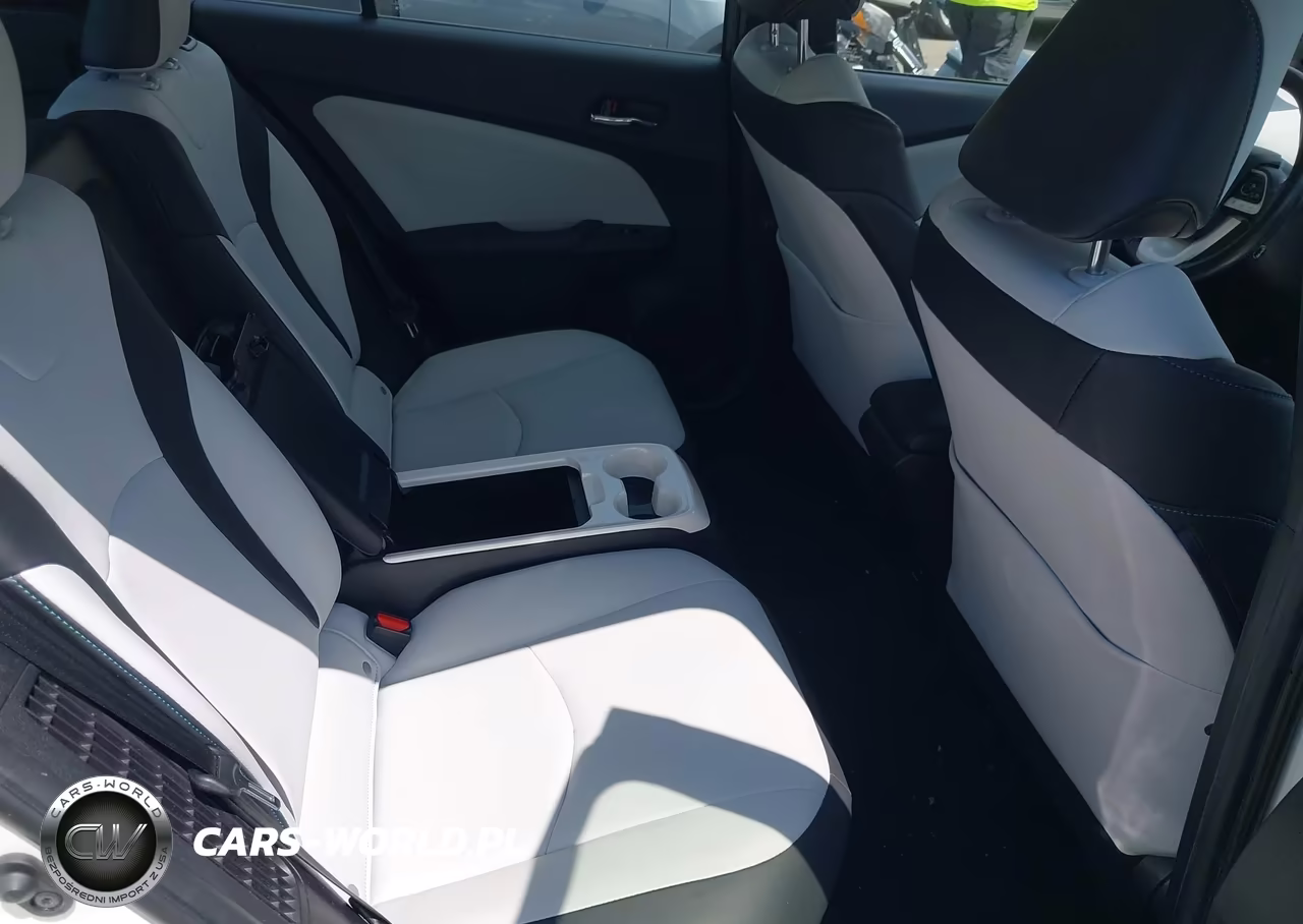 2017 Toyota Prius Prime Advanced VIN:JTDKARFP4H3008434 - 8
