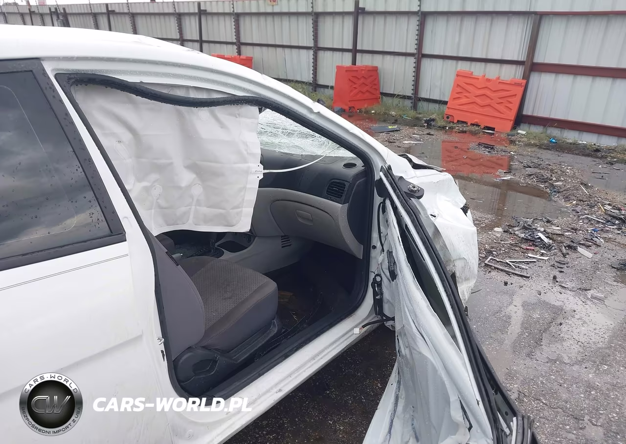 2010 Hyundai Accent Gs VIN:KMHCM3AC8AU174366 - 5