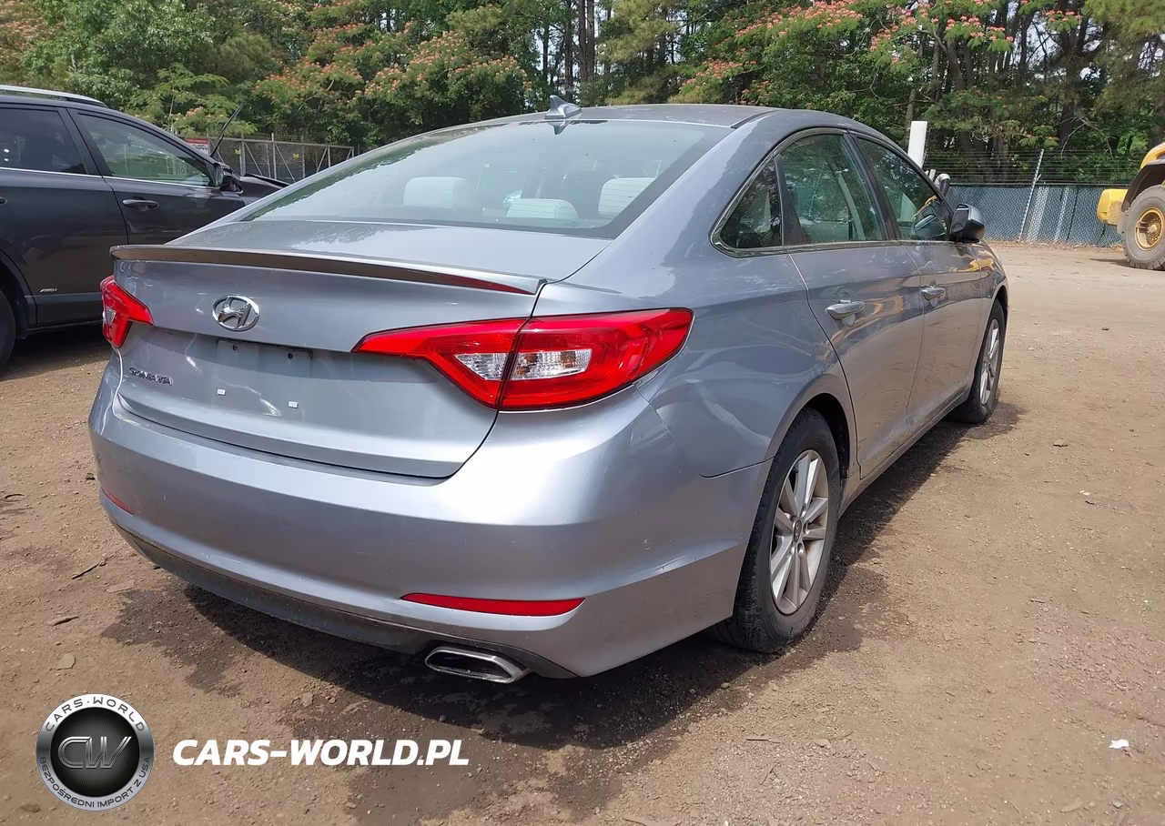 2015 Hyundai Sonata Se VIN:5NPE24AF2FH172424 - 4