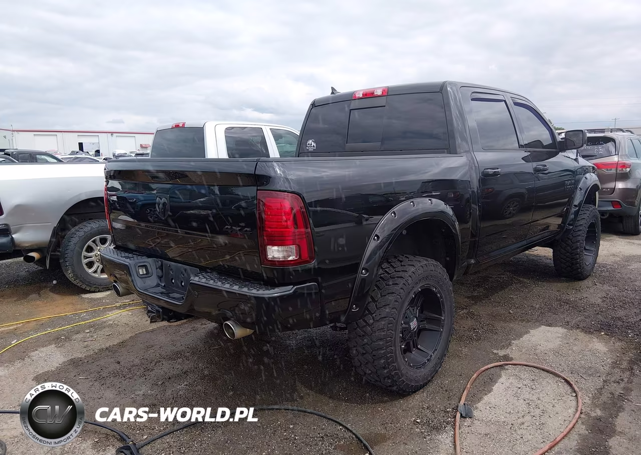 2015 Ram 1500 Sport VIN:1C6RR7MT9FS657135 - 4