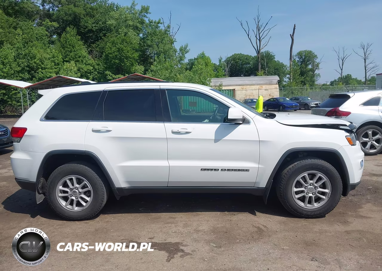 2019 Jeep Grand Cherokee Laredo 4X4 VIN:1C4RJFAG1KC667762 - 13