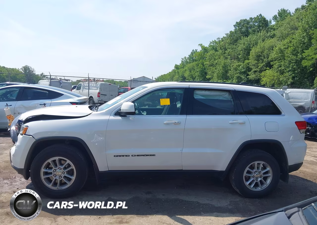 2019 Jeep Grand Cherokee Laredo 4X4 VIN:1C4RJFAG1KC667762 - 14
