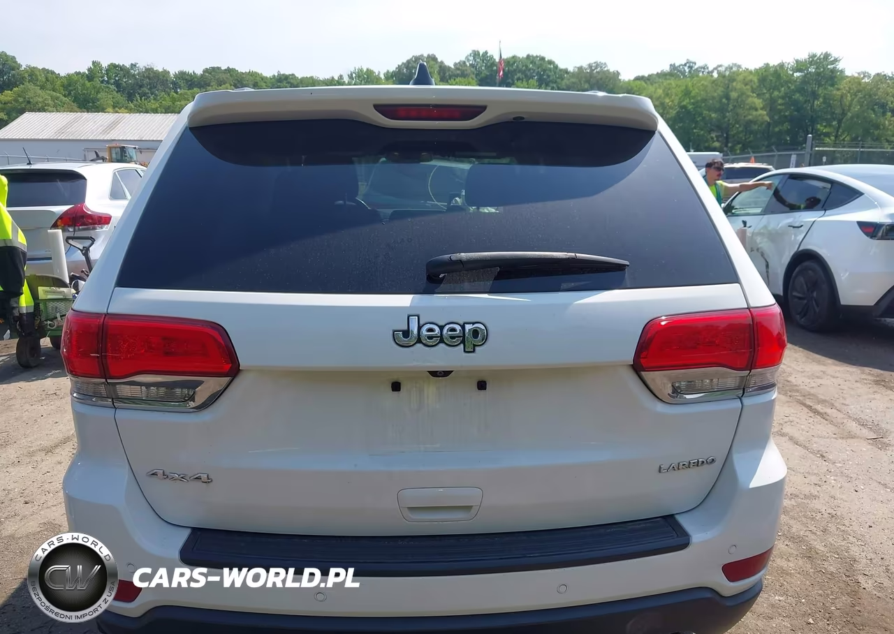2019 Jeep Grand Cherokee Laredo 4X4 VIN:1C4RJFAG1KC667762 - 16