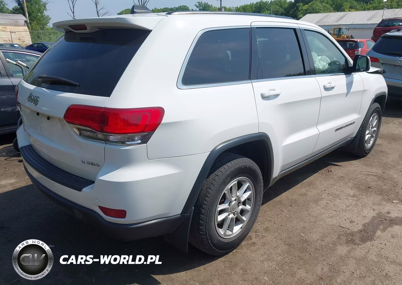 2019 Jeep Grand Cherokee Laredo 4X4 VIN:1C4RJFAG1KC667762 - 4