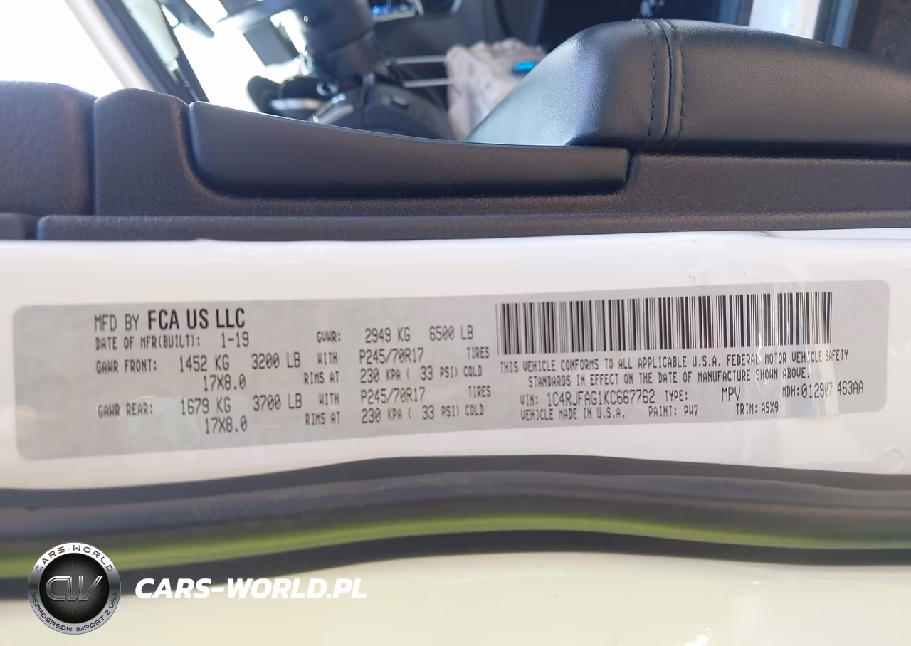 2019 Jeep Grand Cherokee Laredo 4X4 VIN:1C4RJFAG1KC667762 - 9