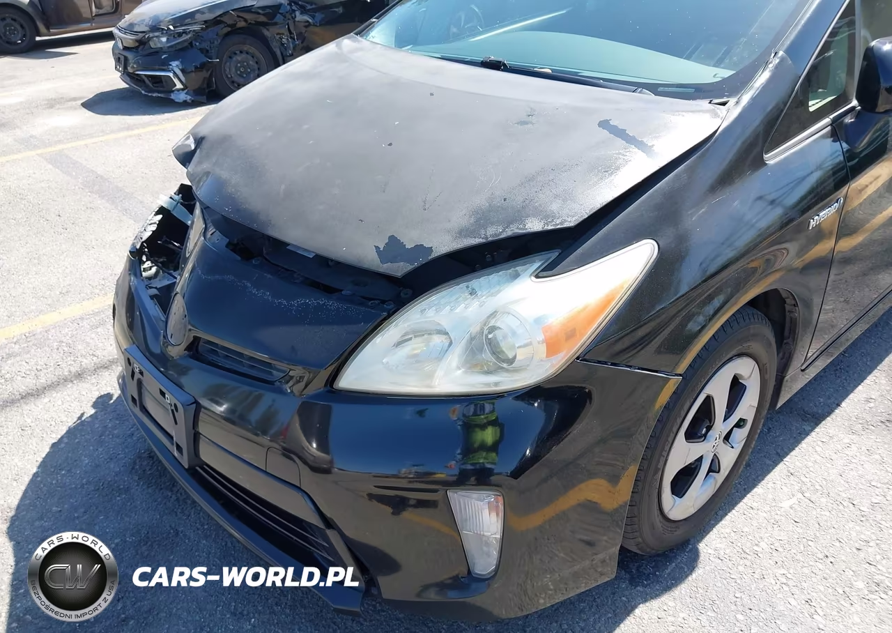 2015 Toyota Prius Two VIN:JTDKN3DU1F0468191 - 13