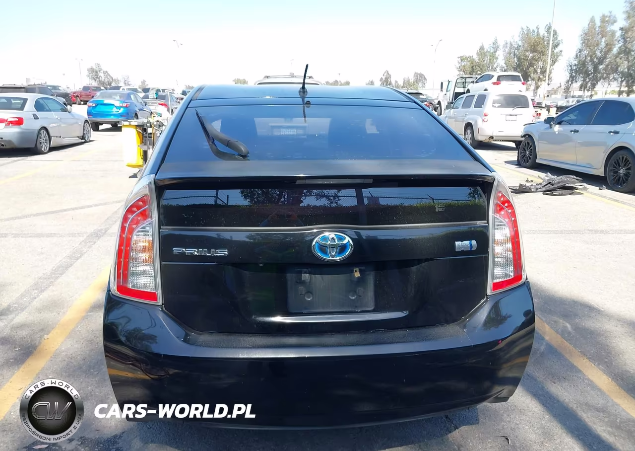 2015 Toyota Prius Two VIN:JTDKN3DU1F0468191 - 18