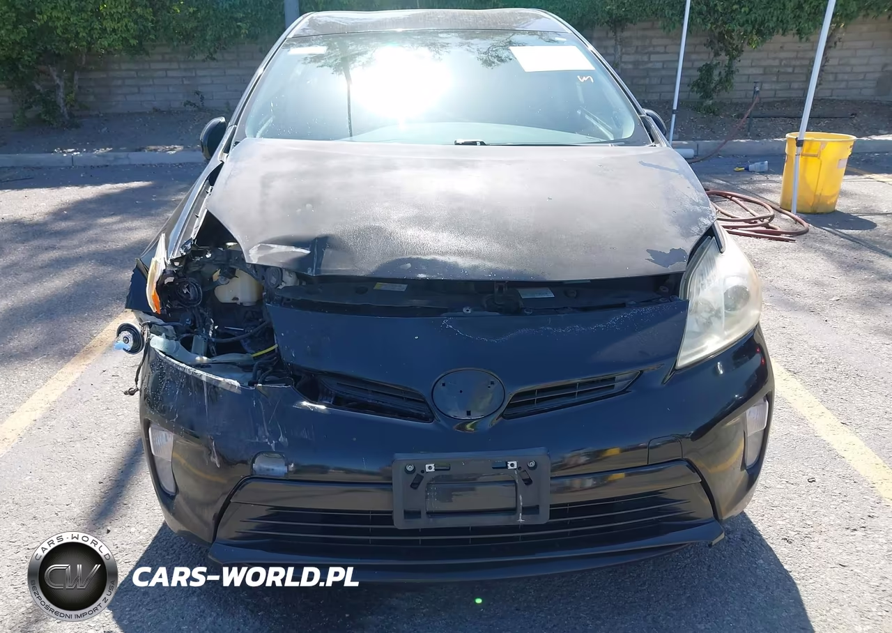 2015 Toyota Prius Two VIN:JTDKN3DU1F0468191 - 6