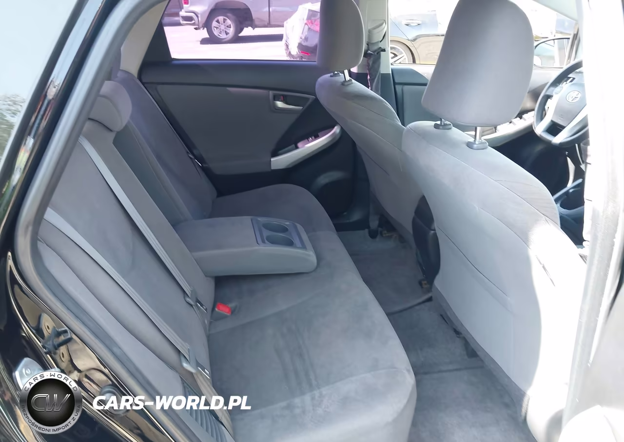 2015 Toyota Prius Two VIN:JTDKN3DU1F0468191 - 8