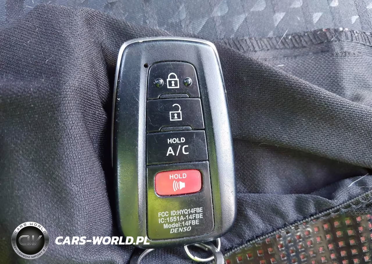 2018 Toyota Prius Prime Plus VIN:JTDKARFP6J3101221 - 11