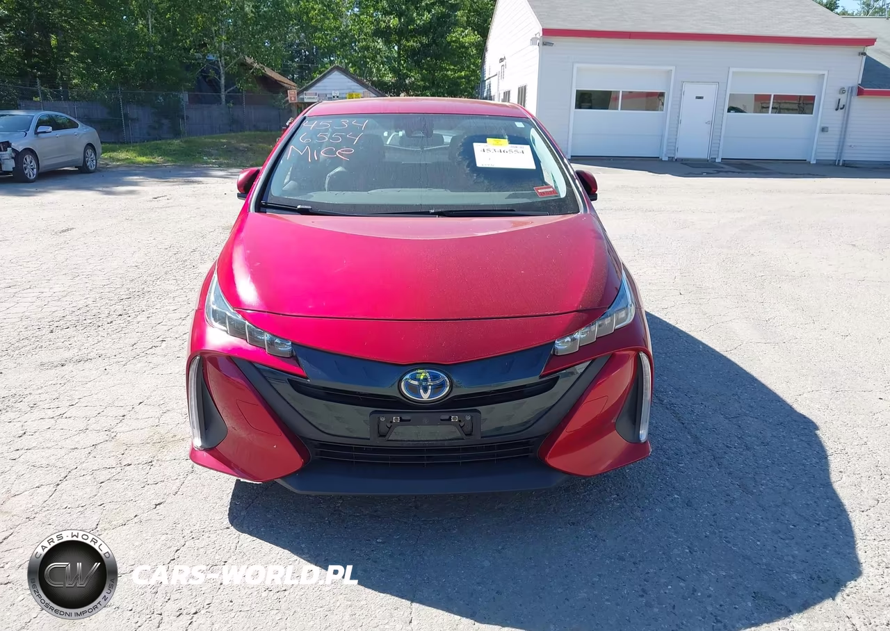2018 Toyota Prius Prime Plus VIN:JTDKARFP6J3101221 - 12