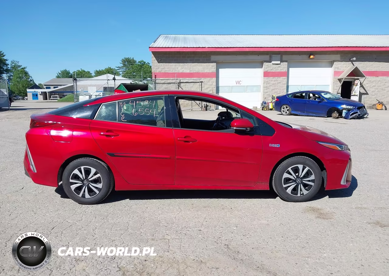 2018 Toyota Prius Prime Plus VIN:JTDKARFP6J3101221 - 13