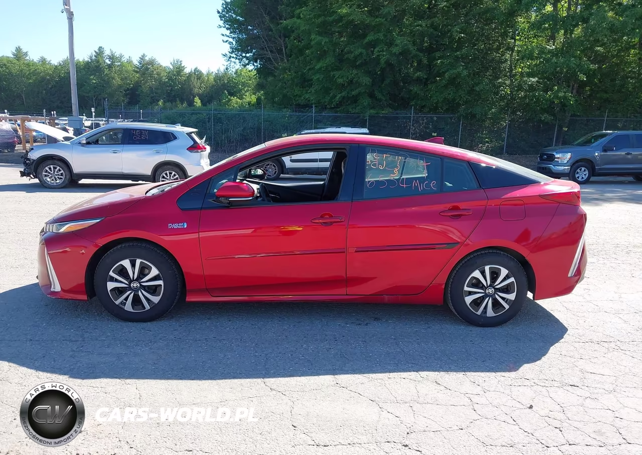 2018 Toyota Prius Prime Plus VIN:JTDKARFP6J3101221 - 14