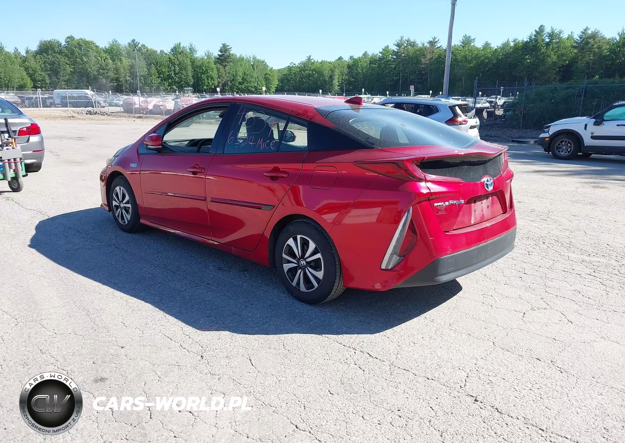 2018 Toyota Prius Prime Plus VIN:JTDKARFP6J3101221 - 3