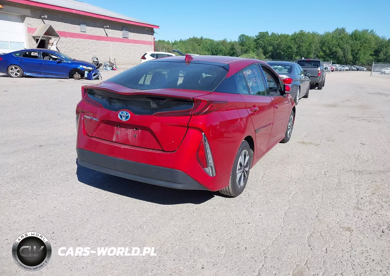2018 Toyota Prius Prime Plus VIN:JTDKARFP6J3101221 - 4