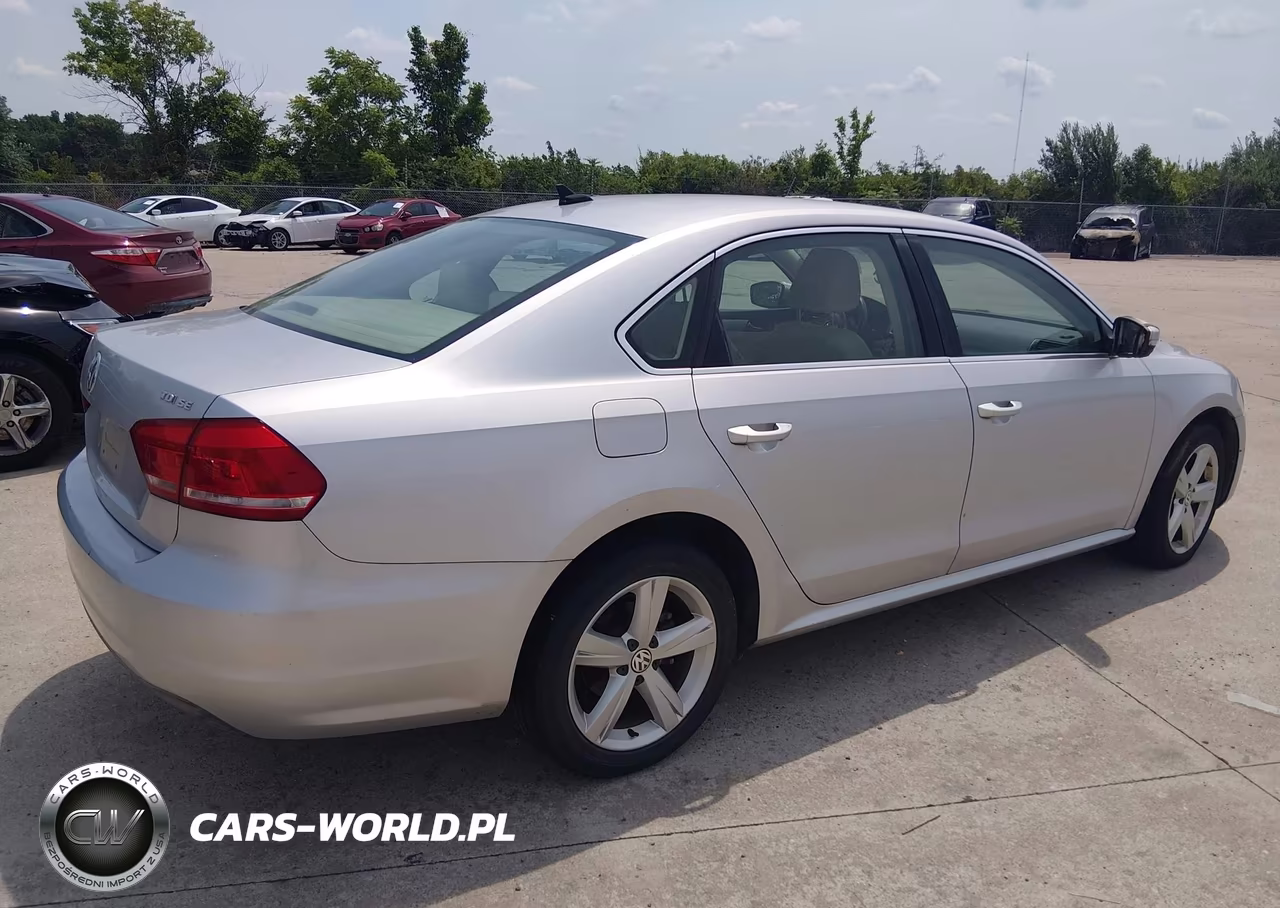 2013 Volkswagen Passat 2.0L Tdi Se VIN:1VWBN7A34DC072817 - 4