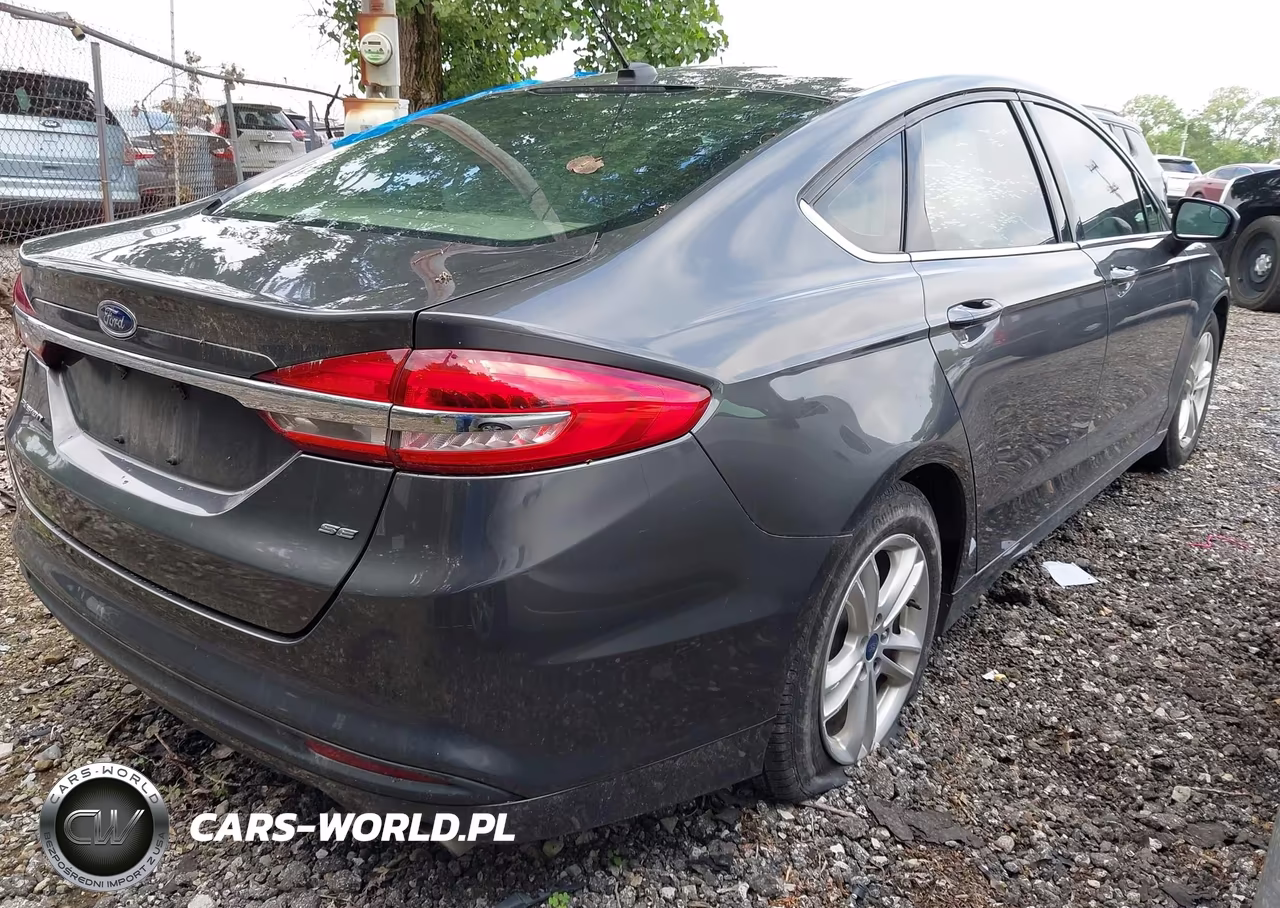 2018 Ford Fusion Se VIN:3FA6P0H74JR188830 - 4