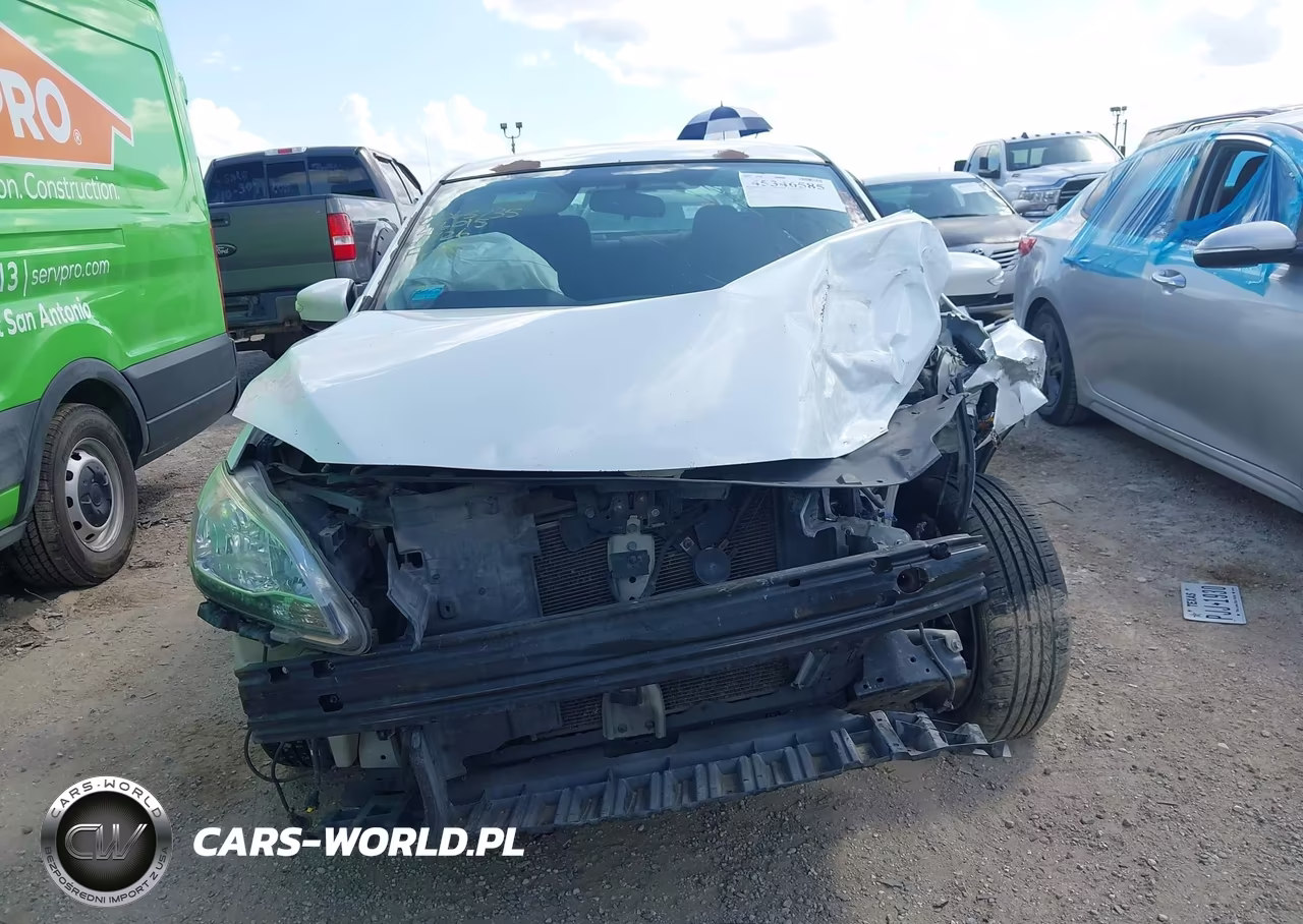 2015 Nissan Sentra Sr VIN:3N1AB7AP3FY276015 - 13