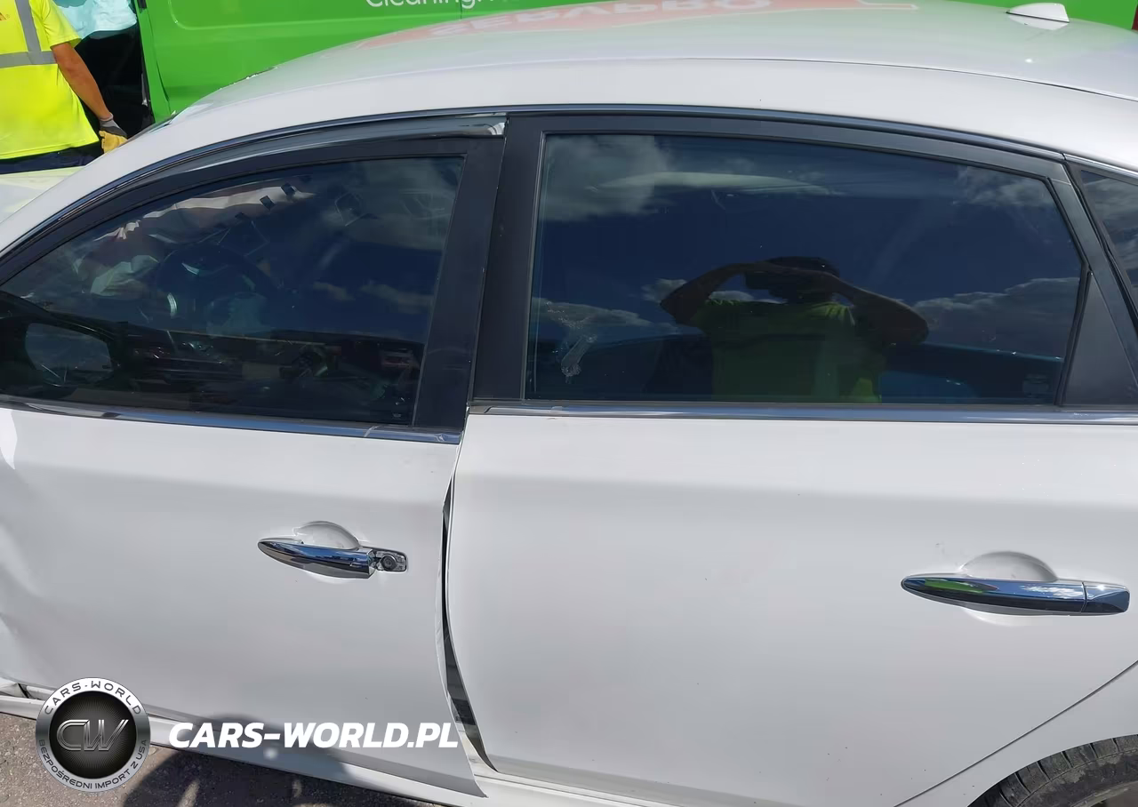 2015 Nissan Sentra Sr VIN:3N1AB7AP3FY276015 - 15