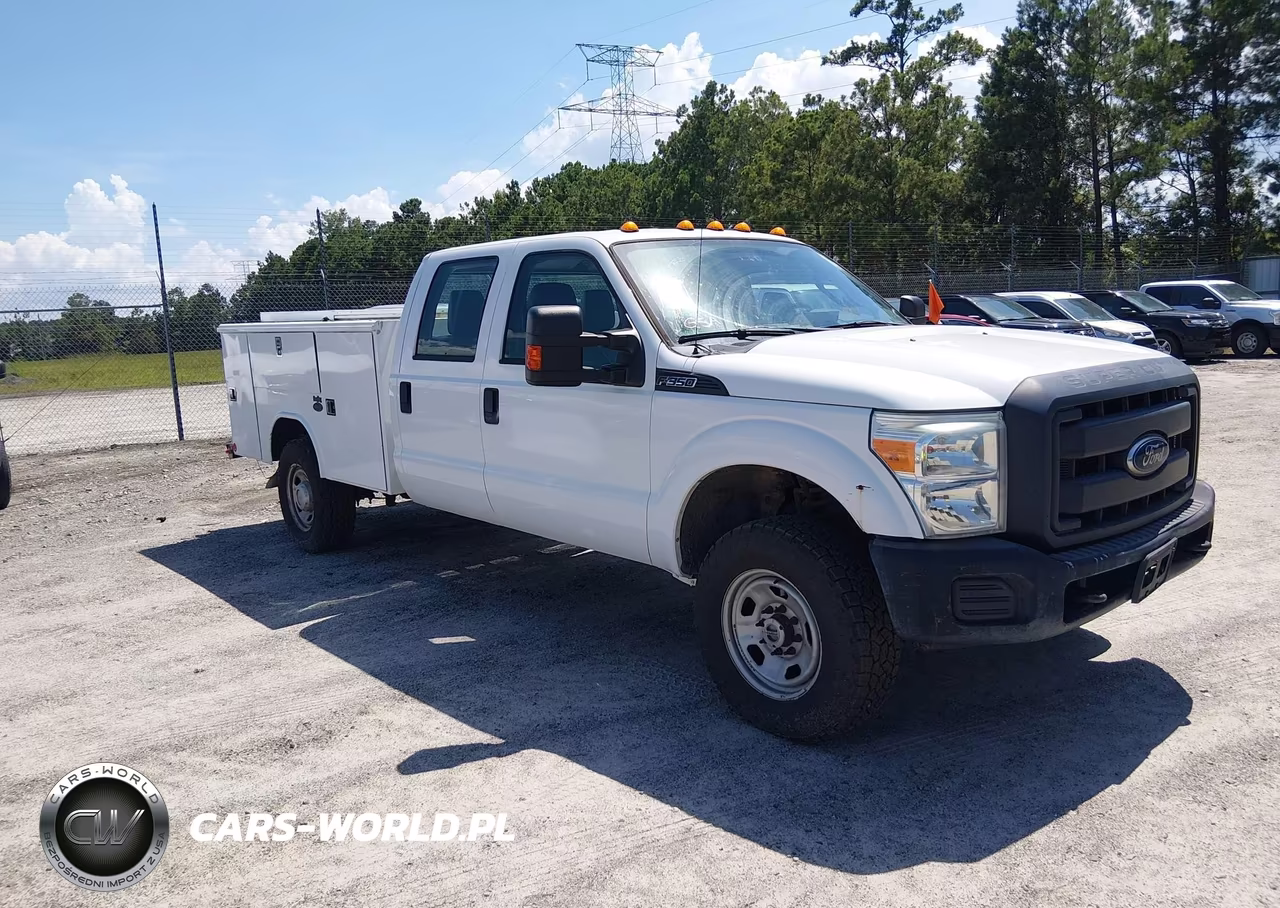 2015 Ford F-350 Chassis Xl