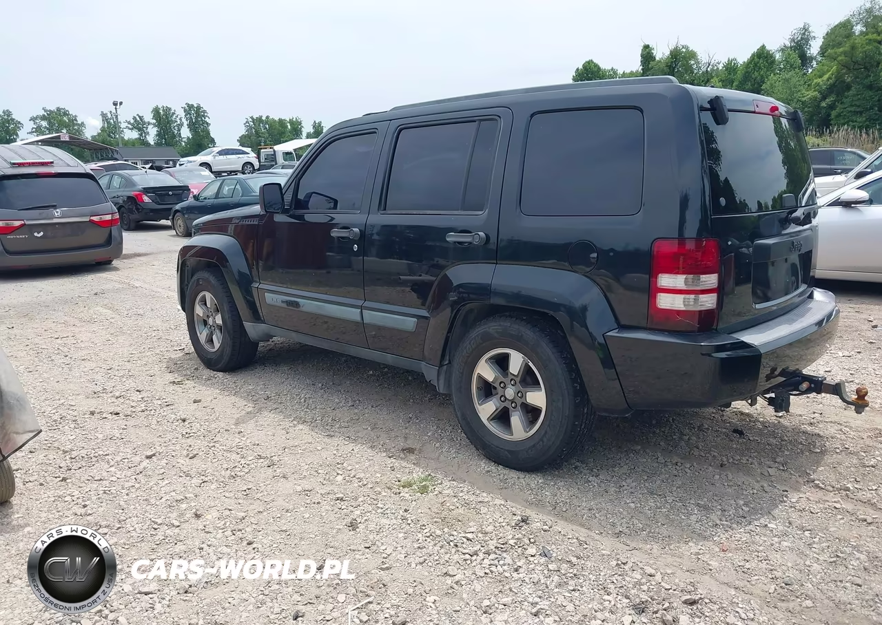 2008 Jeep Liberty Sport VIN:1J8GP28KX8W236247 - 3