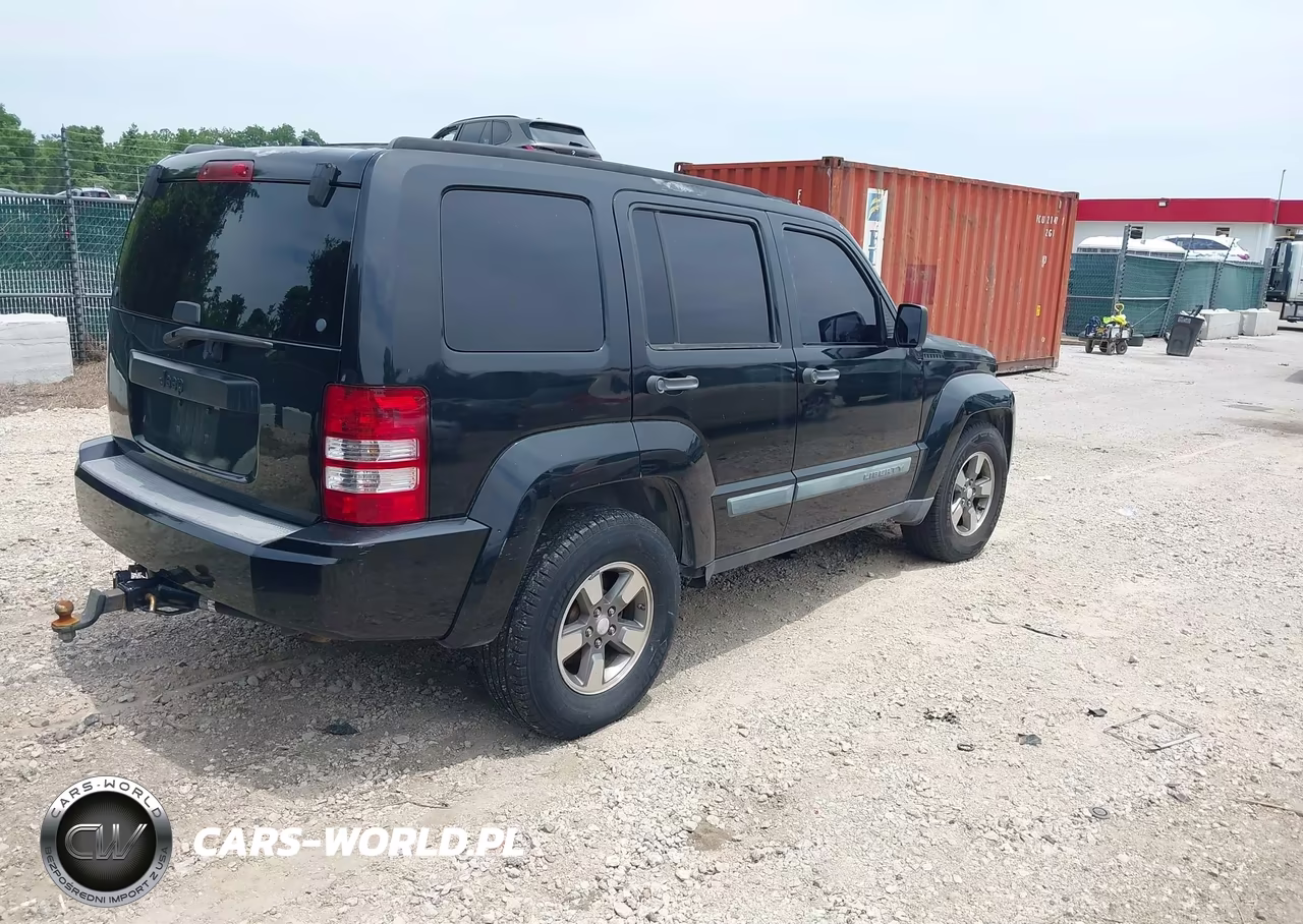 2008 Jeep Liberty Sport VIN:1J8GP28KX8W236247 - 4