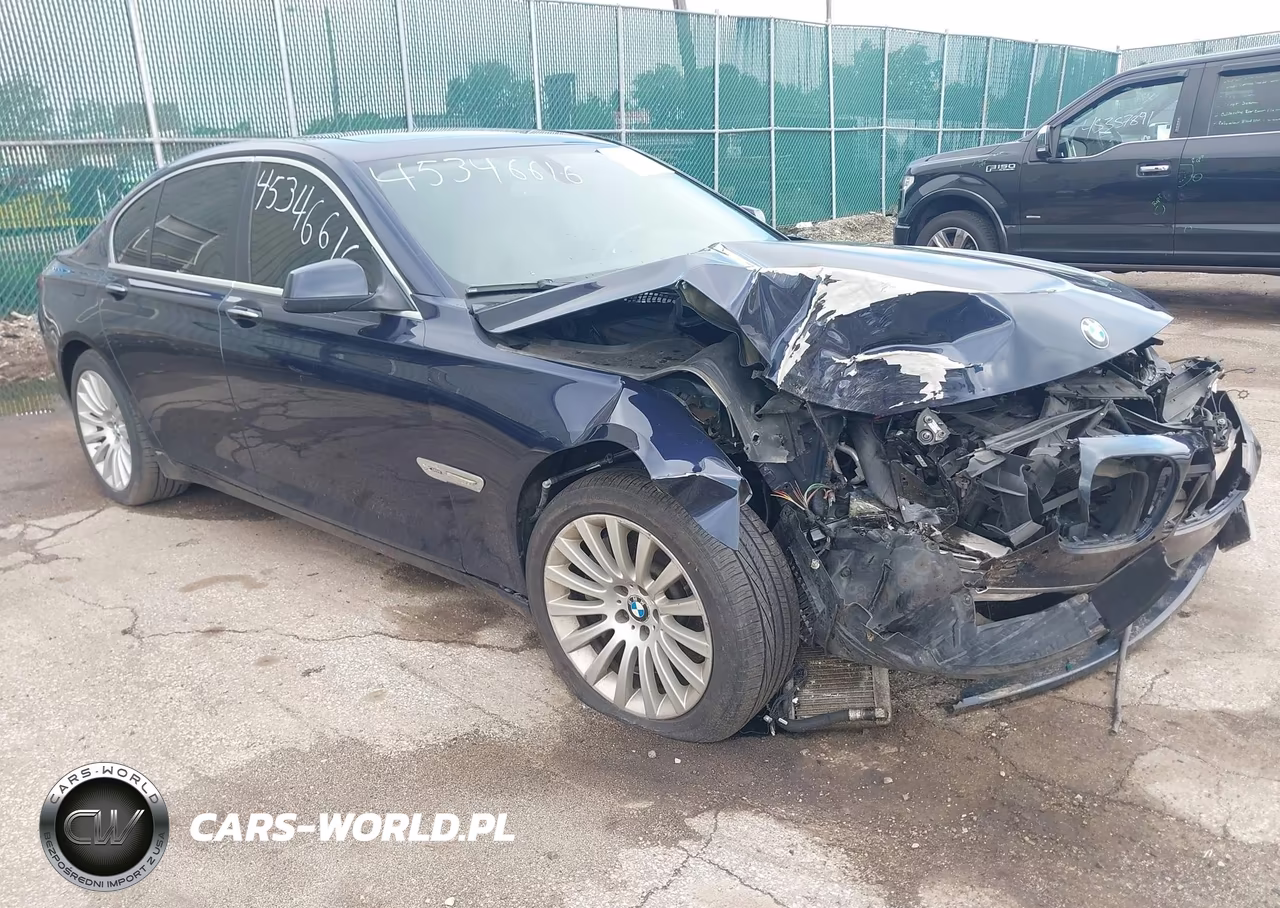 2012 BMW 750 Xi