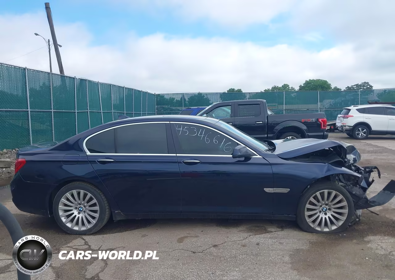 2012 BMW 750 Xi VIN:WBAKC6C58CC396978 - 13