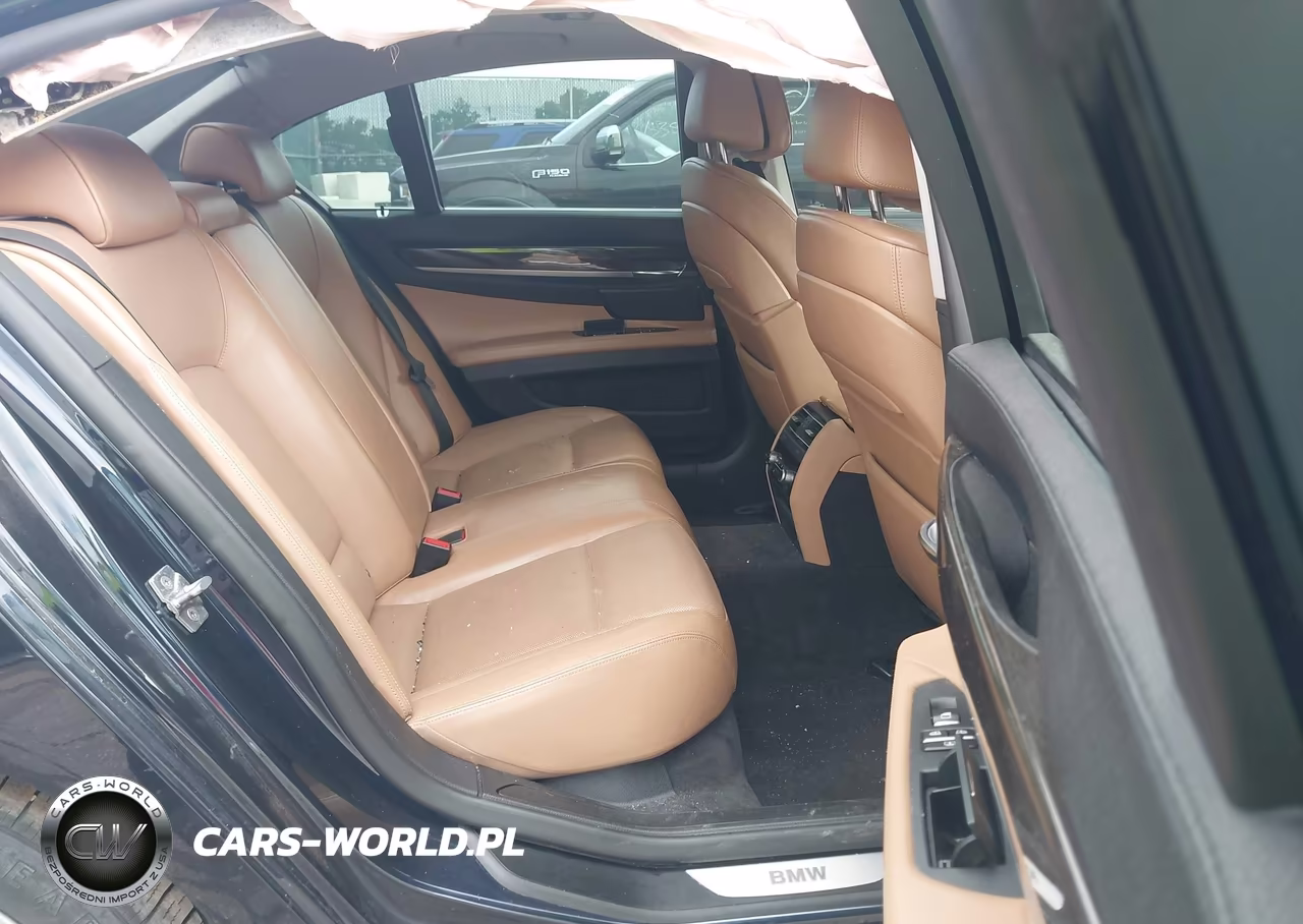 2012 BMW 750 Xi VIN:WBAKC6C58CC396978 - 8