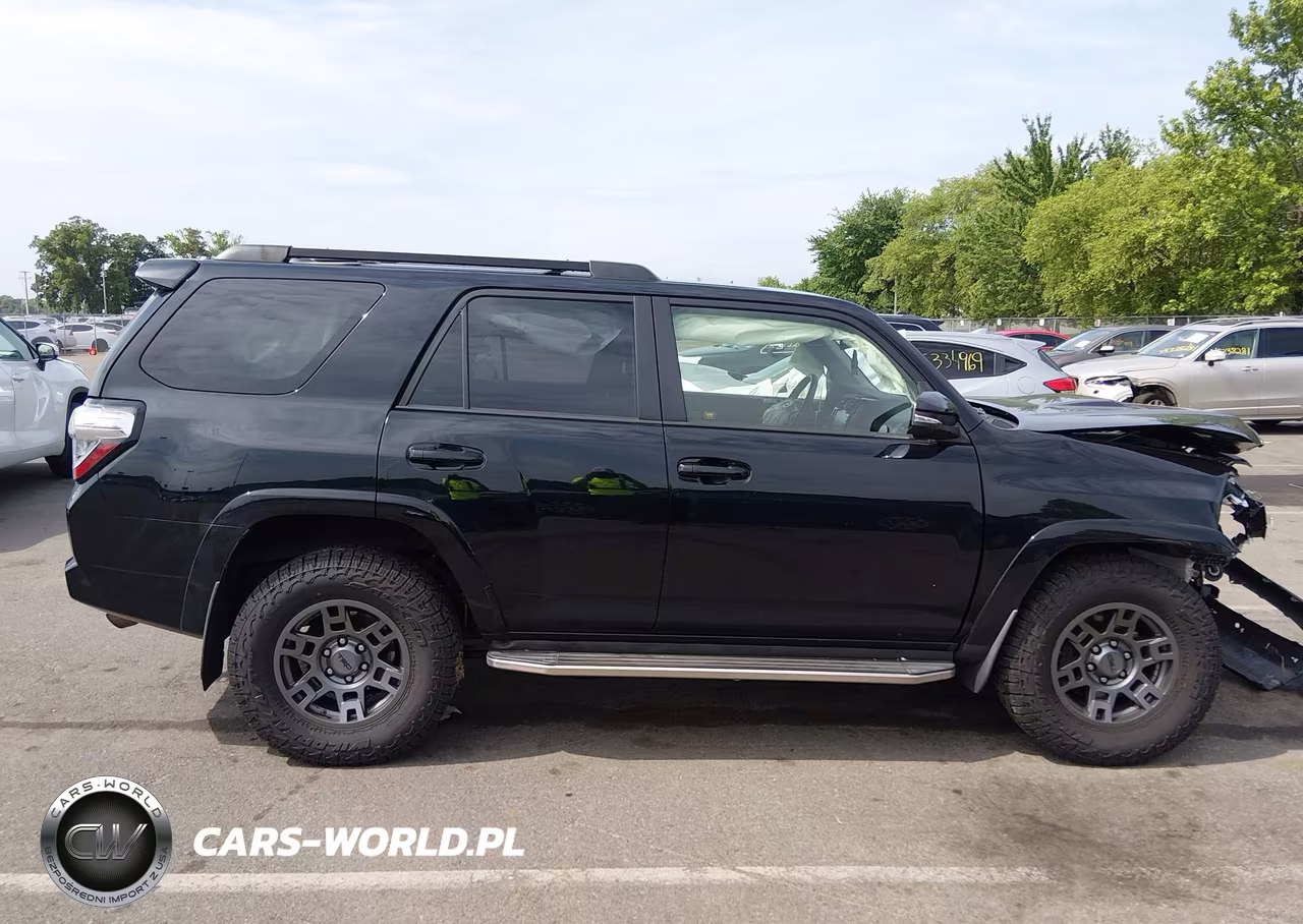 2020 Toyota 4Runner Venture Special Edition VIN:JTEBU5JR8L5755956 - 13
