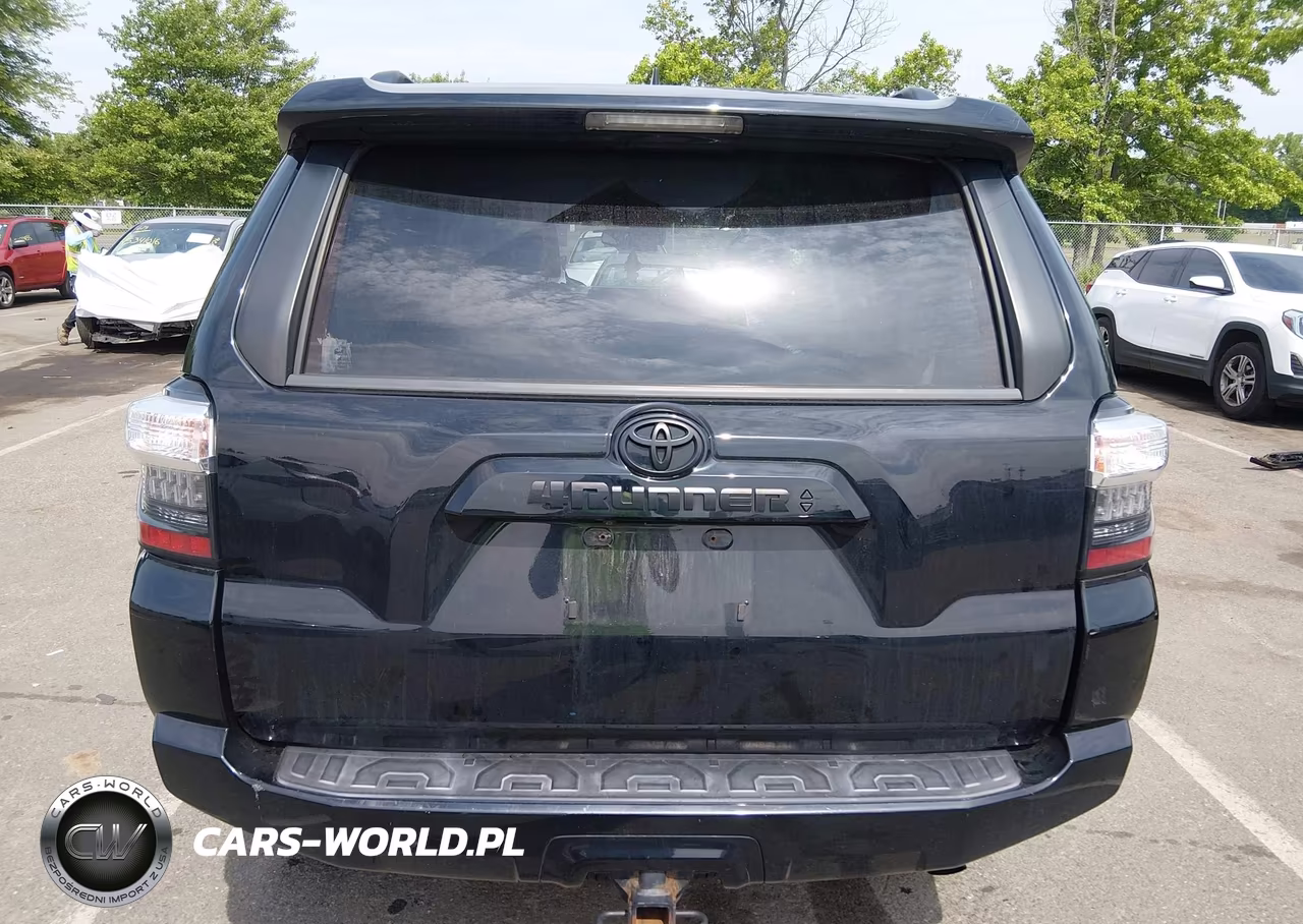 2020 Toyota 4Runner Venture Special Edition VIN:JTEBU5JR8L5755956 - 16
