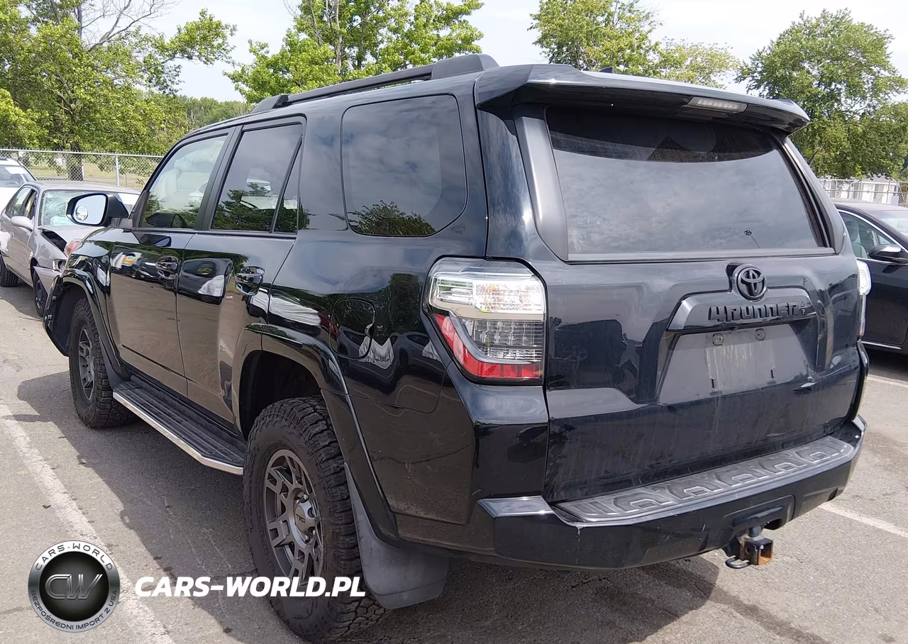 2020 Toyota 4Runner Venture Special Edition VIN:JTEBU5JR8L5755956 - 3